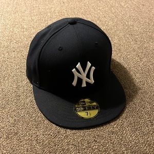 Navy Blue New York Yankees Fitted Cap
